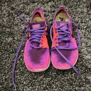 Nike Free size 6 pink and purple shoes great used condition
